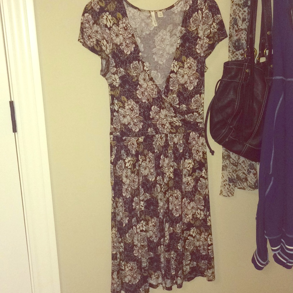 Wrap-style cotton floral dress
